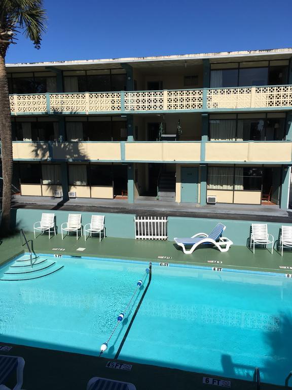 شاطئ ميرتل Calypso Motor Inn المظهر الخارجي الصورة